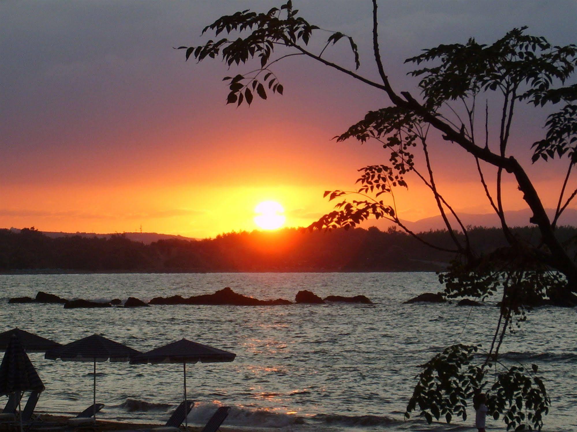 Danaos Hotel 2*